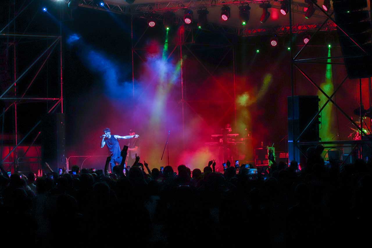 Fabrizio Moro sul palcoscenico | Incanto d'Estate Festival della Musica d'Autore di San Venanzo